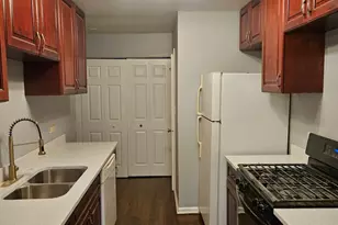 1612 Islandview Ct, Hoffman Estates, IL 60169 - Photo 9