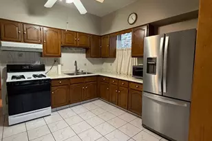 2526 W Gunnison St, Chicago, IL 60625 - Photo 13