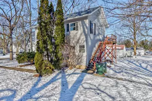 415 N Sycamore St, Somonauk, IL 60552 - Photo 9