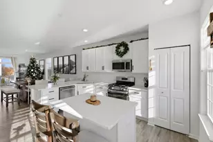 9028 Disbrow St, Huntley, IL 60142 - Photo 5