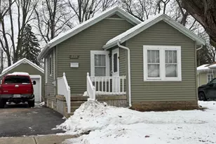 229 S Edison Ave, Elgin, IL 60123 - Photo 5