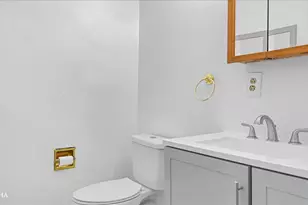 1016 N Mill St, Naperville, IL 60563 - Photo 7