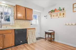 1016 N Mill St, Naperville, IL 60563 - Photo 5