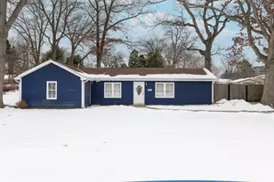 39285 N Garnett Ave, Beach Park, IL 60099 - Photo 3