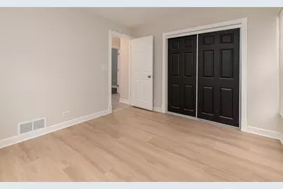 39285 N Garnett Avenue, Beach Park, IL 60099 - Photo 17