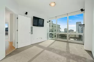 757 N Orleans St, Chicago, IL 60654 - Photo 19