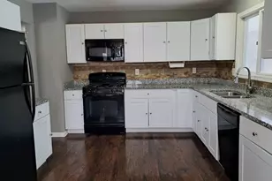 117 Liverpool Dr, Poplar Grove, IL 61065 - Photo 3