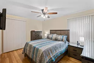 826 Brown Ave, Evanston, IL 60202 - Photo 9