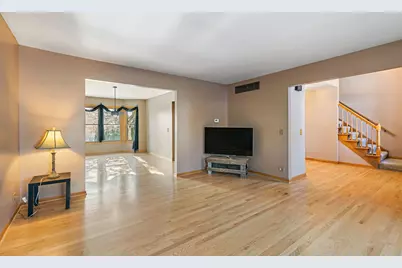 2051 Carlisle Street, Algonquin, IL 60102 - Photo 5