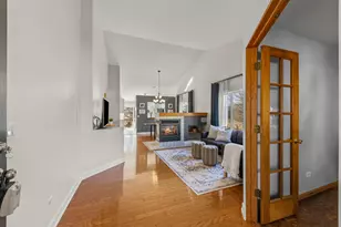 687 Springwood Dr, Joliet, IL 60431 - Photo 3