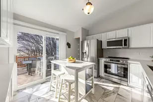 687 Springwood Dr, Joliet, IL 60431 - Photo 9