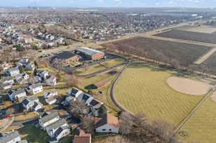 687 Springwood Dr, Joliet, IL 60431 - Photo 27