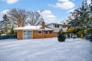 8950 S 85th Ct, Hickory Hills, IL 60457 - Photo 25