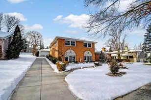 8950 S 85th Ct, Hickory Hills, IL 60457 - Photo 23