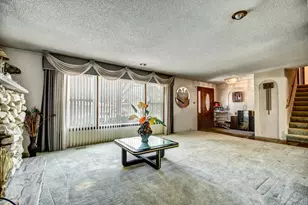 8950 S 85th Ct, Hickory Hills, IL 60457 - Photo 5