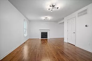 1107 Bull St, Normal, IL 61761 - Photo 13