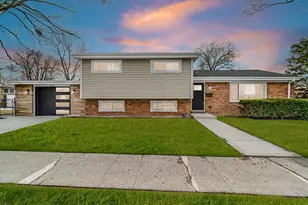 5945 Cleveland St, Morton Grove, IL 60053 - Photo 1