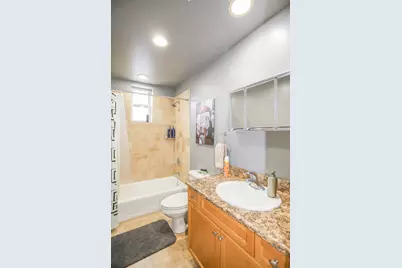 4625 W Lawrence Avenue #203, Chicago, IL 60630 - Photo 9