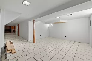 2031 W James St, Chicago, IL 60609 - Photo 15