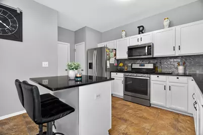 3701 Blue Ridge Drive, Carpentersville, IL 60110 - Photo 9