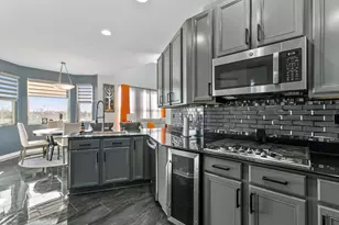 737 W St Johns Pl, Addison, IL 60101 - Photo 5