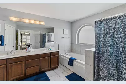 737 W St Johns Place, Addison, IL 60101 - Photo 7