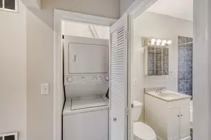 1348 W Estes Ave, Chicago, IL 60626 - Photo 15