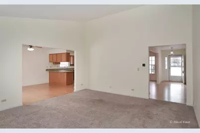 691 Canyon Lane, Elgin, IL 60123 - Photo 3