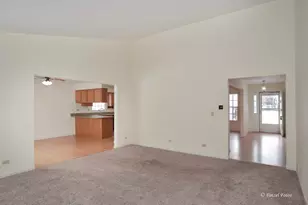 691 Canyon Ln, Elgin, IL 60123 - Photo 3