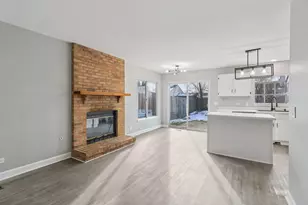 145 W Honeysuckle Dr, Round Lake Beach, IL 60073 - Photo 9