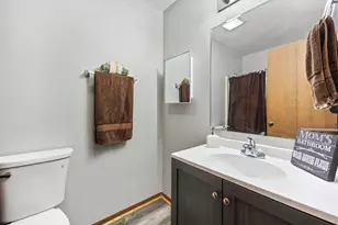 35 Terry Dr, Roselle, IL 60172 - Photo 13