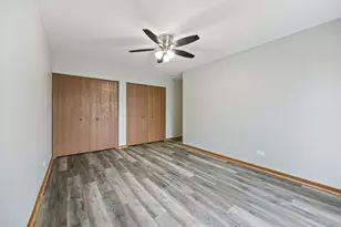 35 Terry Dr, Roselle, IL 60172 - Photo 11