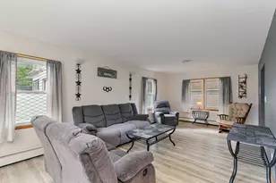 211 E Ottawa St, Sycamore, IL 60178 - Photo 3