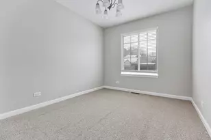 [Address not provided], Aurora, IL 60506 - Photo 7