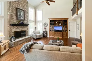 3740 Caine Dr, Naperville, IL 60564 - Photo 3