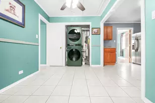 1090 W Grant Dr, Des Plaines, IL 60016 - Photo 7