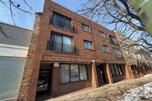 7412 N Western Ave, Chicago, IL 60645 - Photo 1