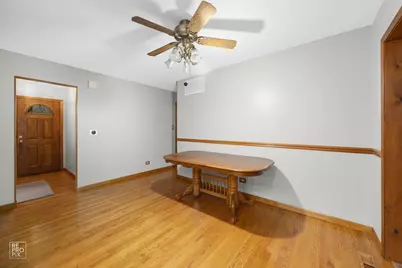 769 Penrith Avenue, Elk Grove Village, IL 60007 - Photo 9