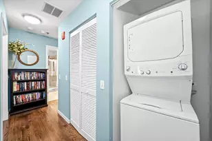 1159 N Cambridge Ave, Chicago, IL 60610 - Photo 11