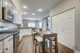 201 Dorset Ave, Oswego, IL 60543 - Photo 13