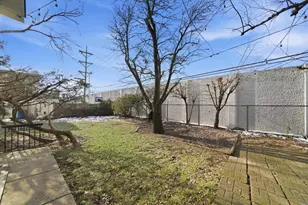 1940 N 19th Ave, Melrose Park, IL 60160 - Photo 25