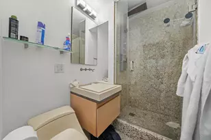 247 E Chestnut St, Chicago, IL 60611 - Photo 13