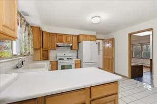 6N879 Dunham Rd, Wayne, IL 60184 - Photo 9