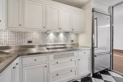 [Address not provided], Chicago, IL 60610 - Photo 9