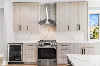 2411 N 77th Avenue, Elmwood Park, IL 60707 - Photo 5