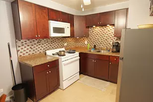 10811 S Lloyd Dr, Worth, IL 60482 - Photo 3