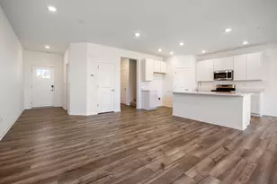 668 Cassia Ct, Crystal Lake, IL 60012 - Photo 7