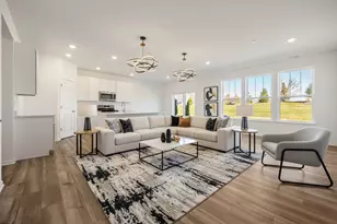 668 Cassia Ct, Crystal Lake, IL 60012 - Photo 3