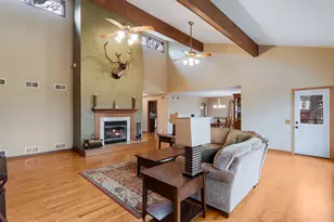 1606 W August Ln, McHenry, IL 60051 - Photo 5