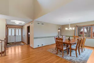 1606 W August Ln, McHenry, IL 60051 - Photo 7